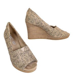 TOMS Michelle Wedge Heel Pump Sand Tiny Cheetah Peep Toe Canvas Women's 7
